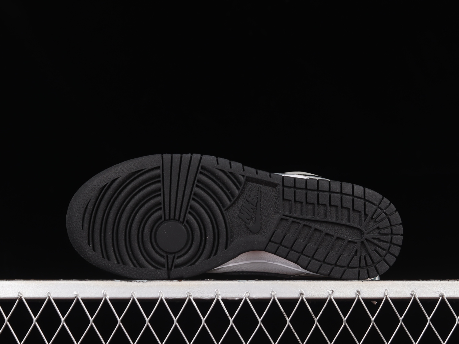 Nike Dunk Low Stencil Swoosh FD0661-100