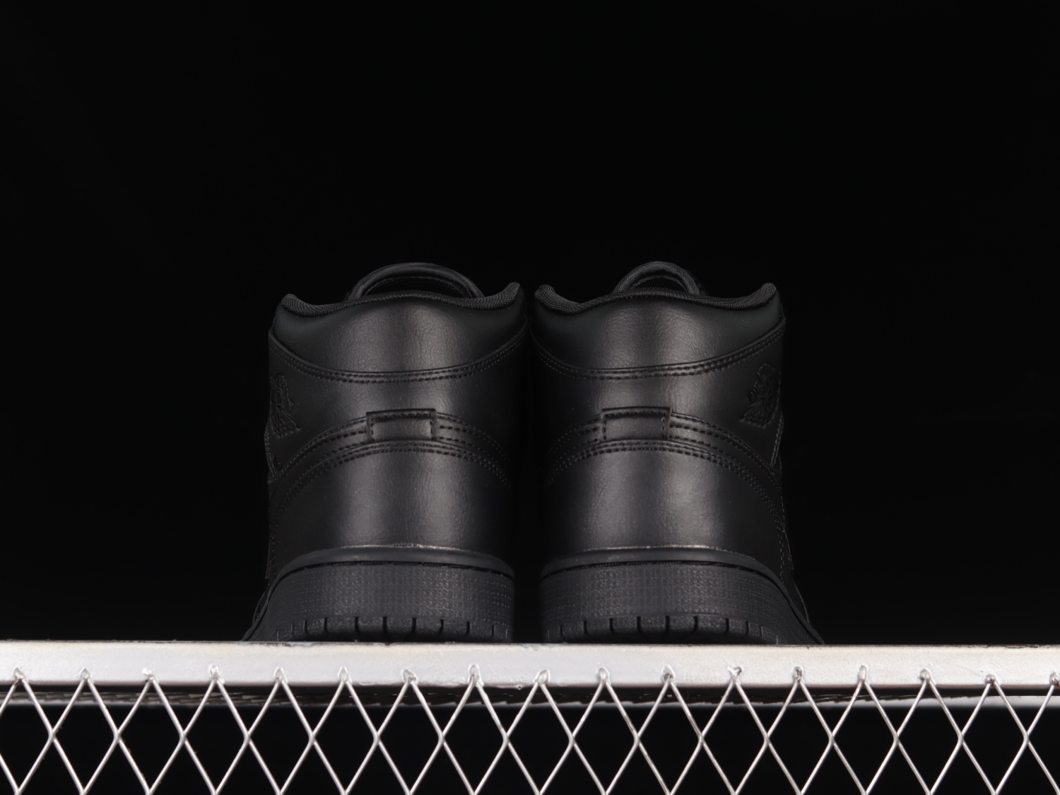 Jordan 1 Mid Triple Black (2022) 554724-093