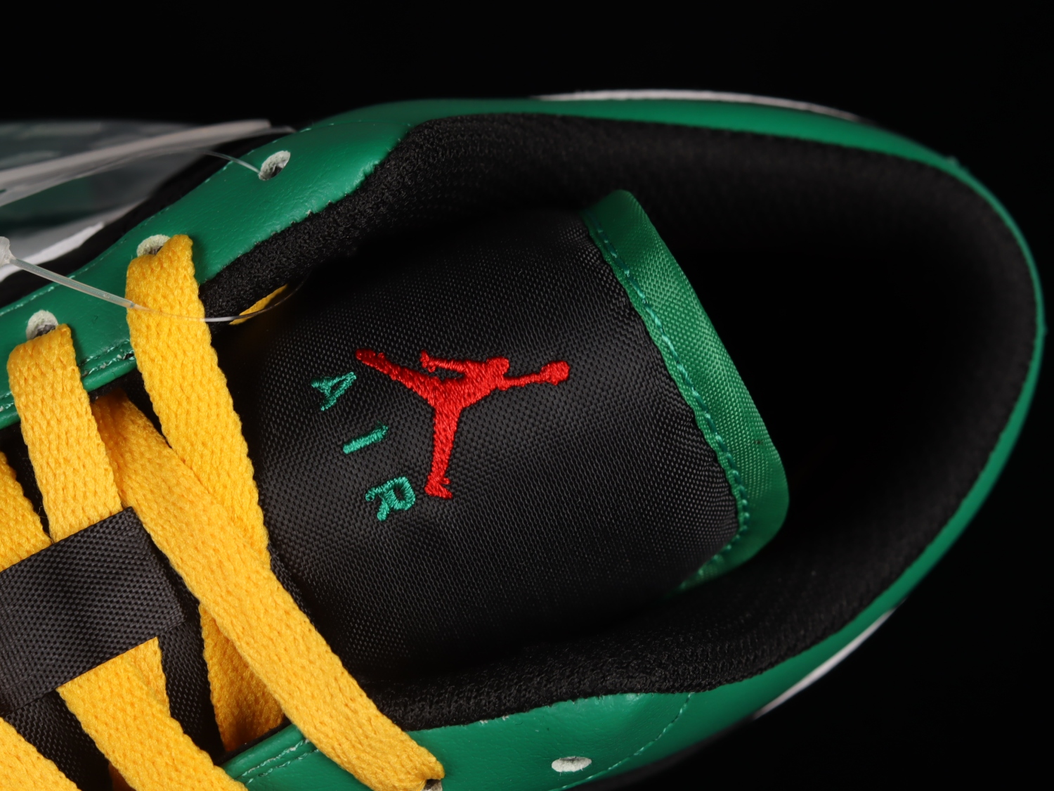 Jordan 1 Low SE Holiday Special (2022) DQ8422-300