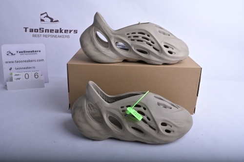 adidas Yeezy Foam Runner  Stone Sage   GX4472