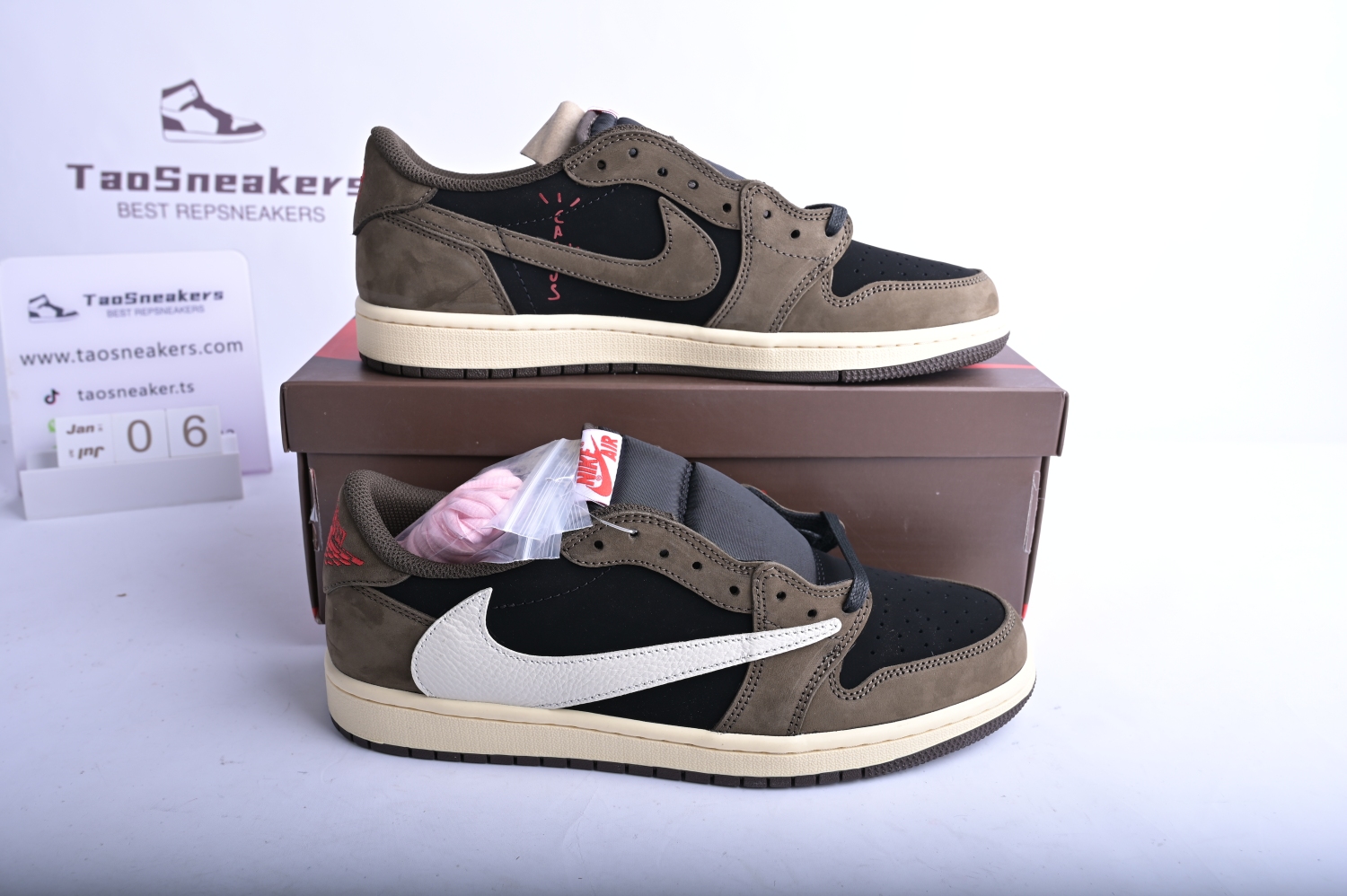 Jordan 1 Retro Low OG SP Travis Scott CQ4277-001