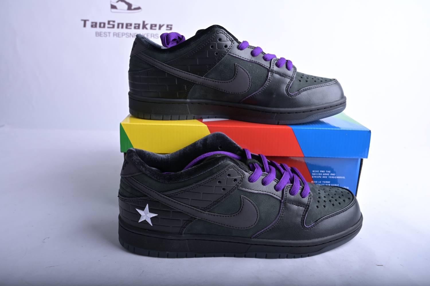 Nike SB Dunk Low Familia First Avenue DJ1159-001