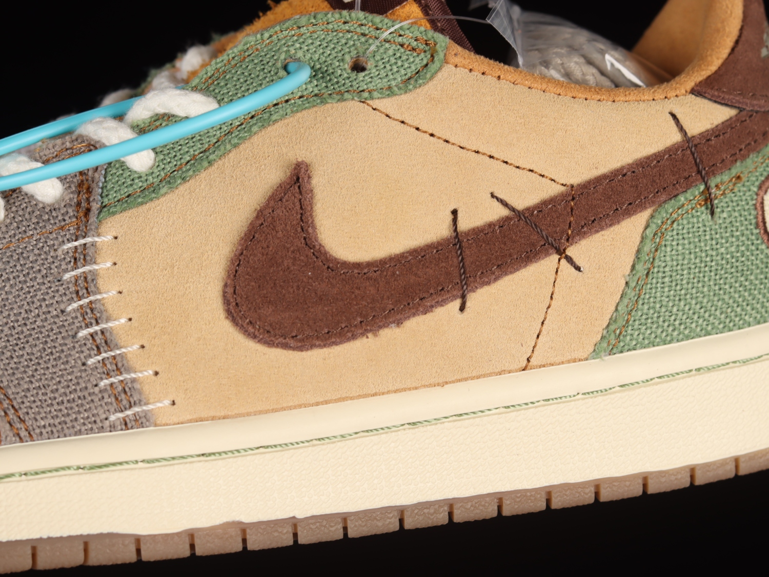 Jordan 1 Retro Low OG Zion Williamson Voodoo DZ7292-200