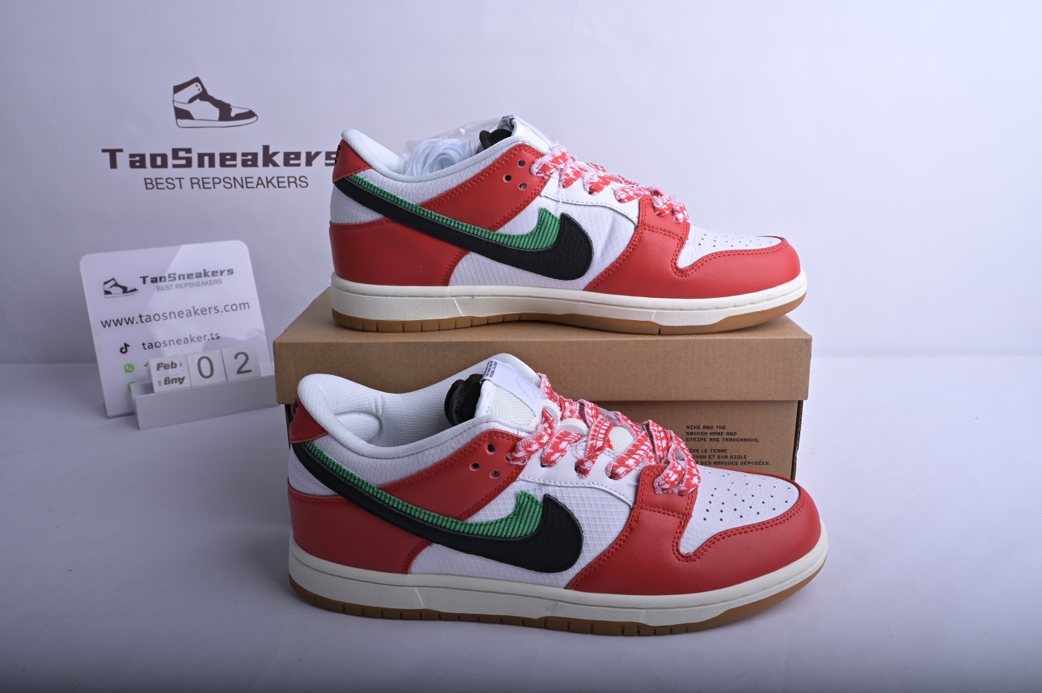 Nike SB Dunk Low Frame Skate Habibi CT2550-600