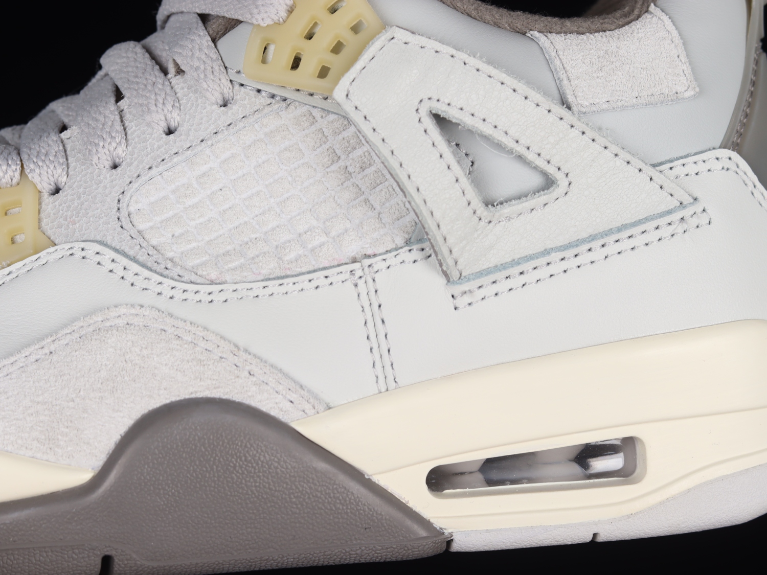 Jordan 4 Retro SE Craft Photon Dust DV3742-021