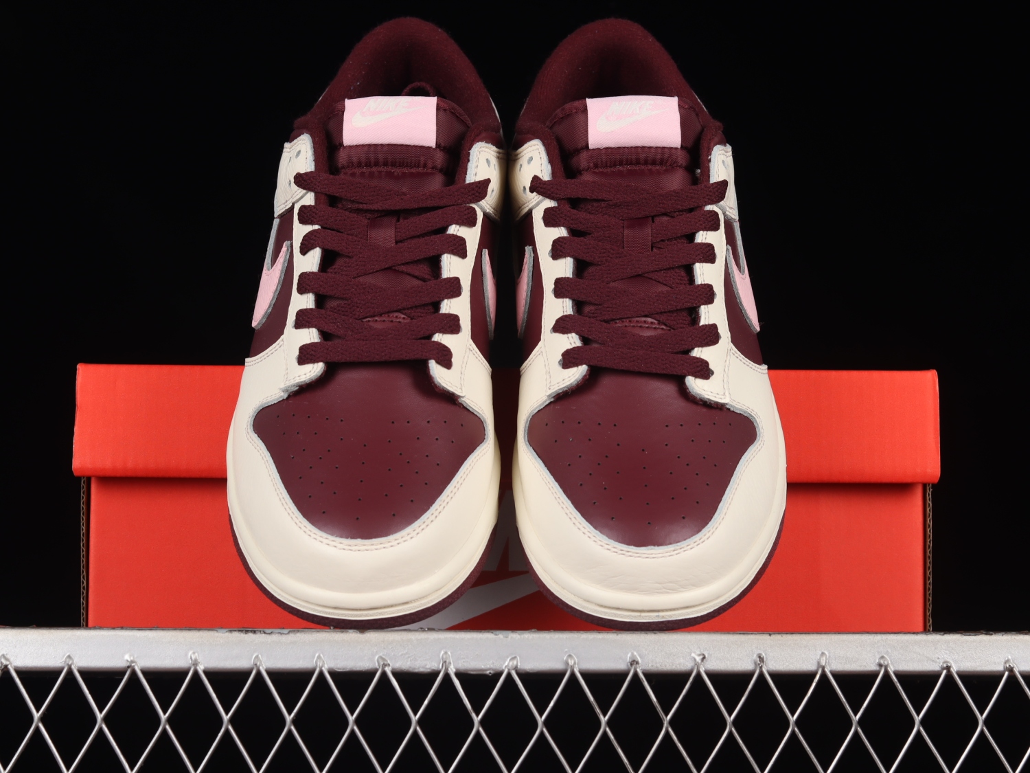 Nike Dunk Low Retro PRM Valentine