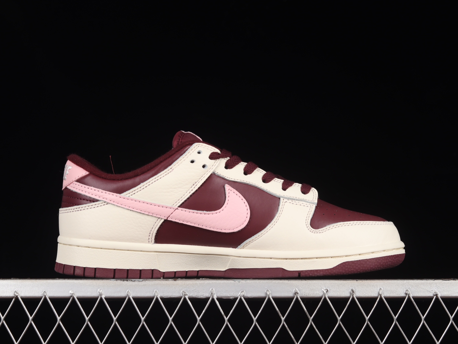 Nike Dunk Low Retro PRM Valentine