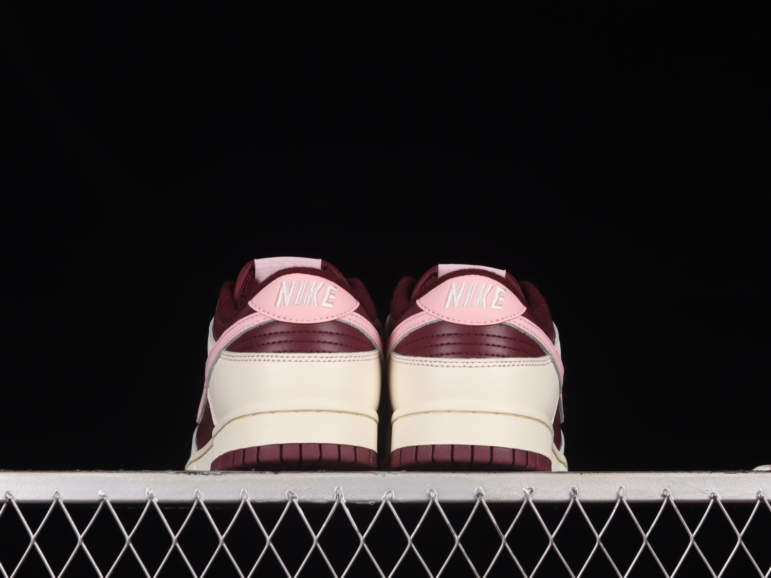 Nike Dunk Low Retro PRM Valentine