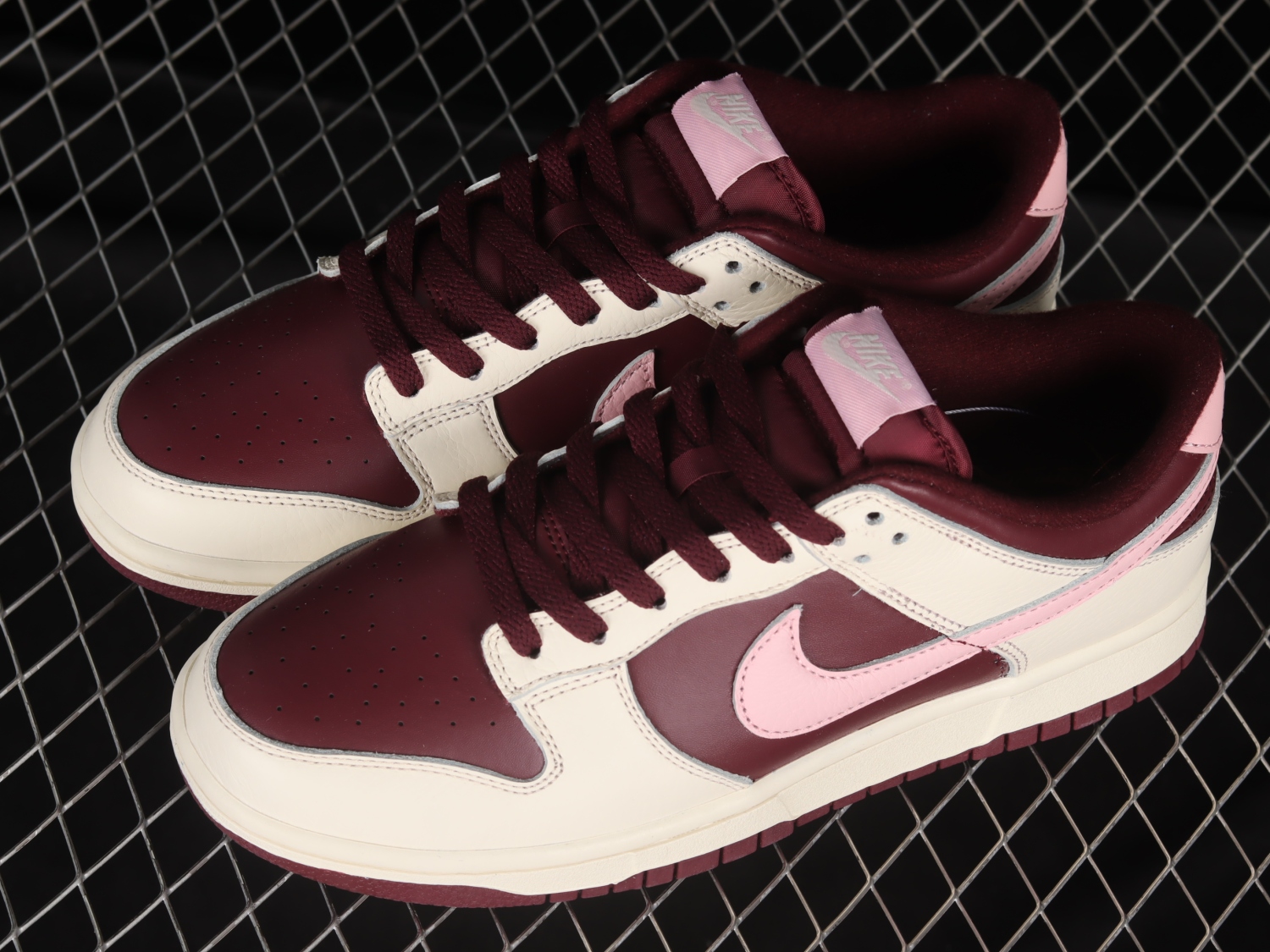 Nike Dunk Low Retro PRM Valentine