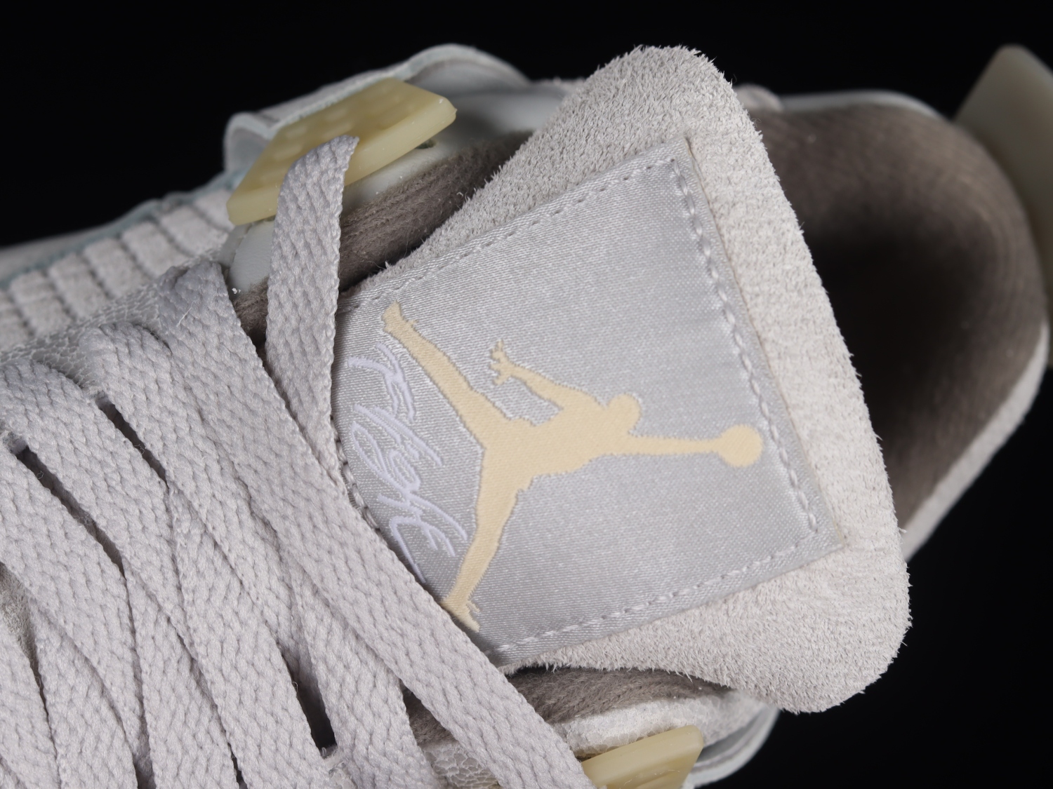Jordan 4 Retro SE Craft Photon Dust DV3742-021