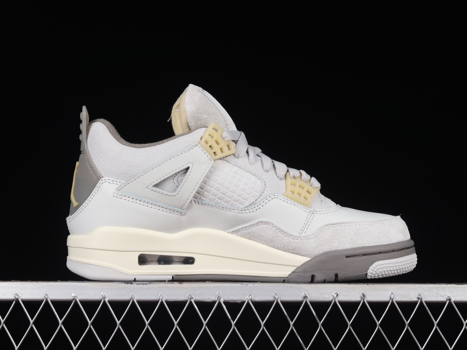Jordan 4 Retro SE Craft Photon Dust DV3742-021