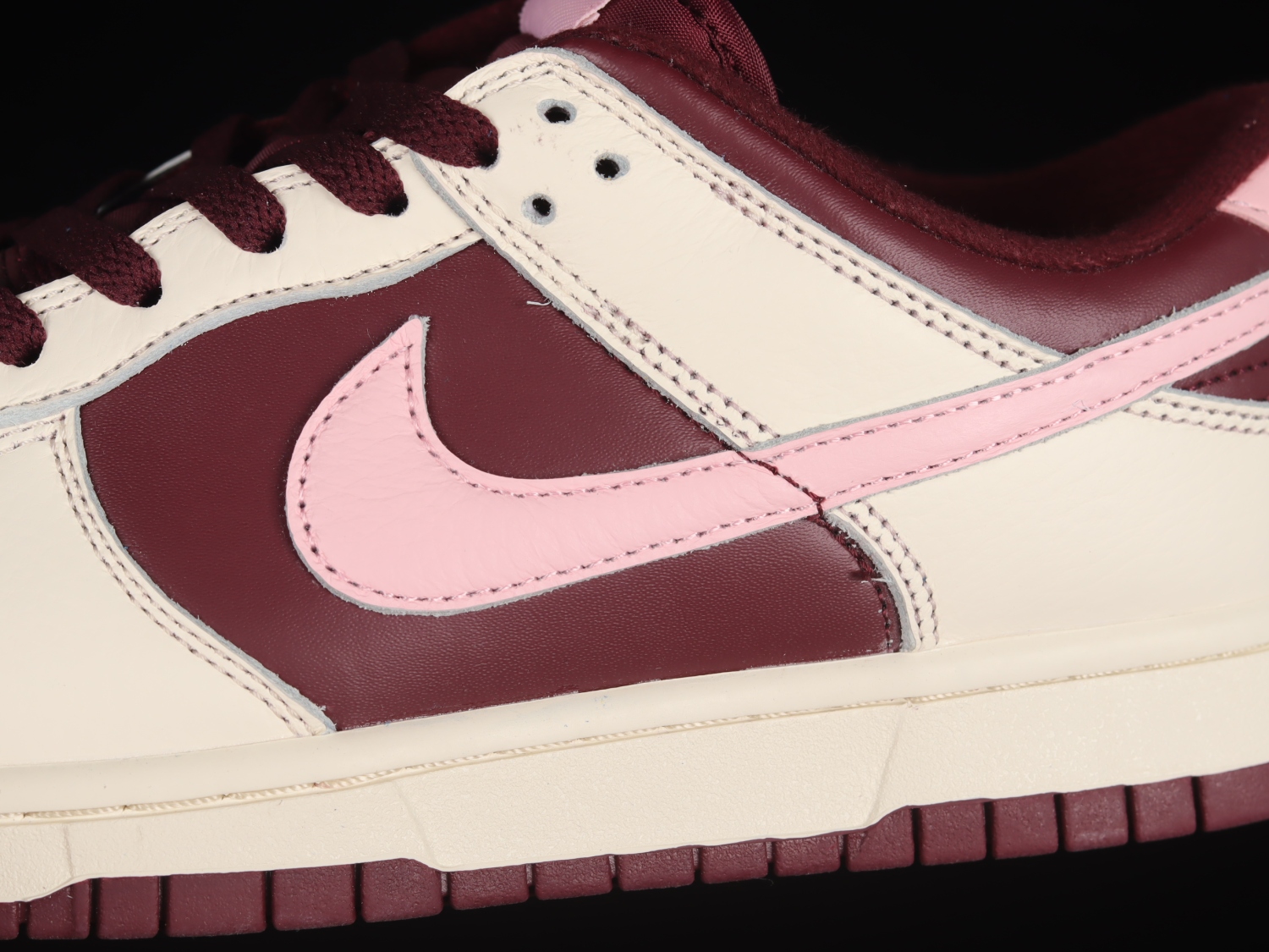 Nike Dunk Low Retro PRM Valentine