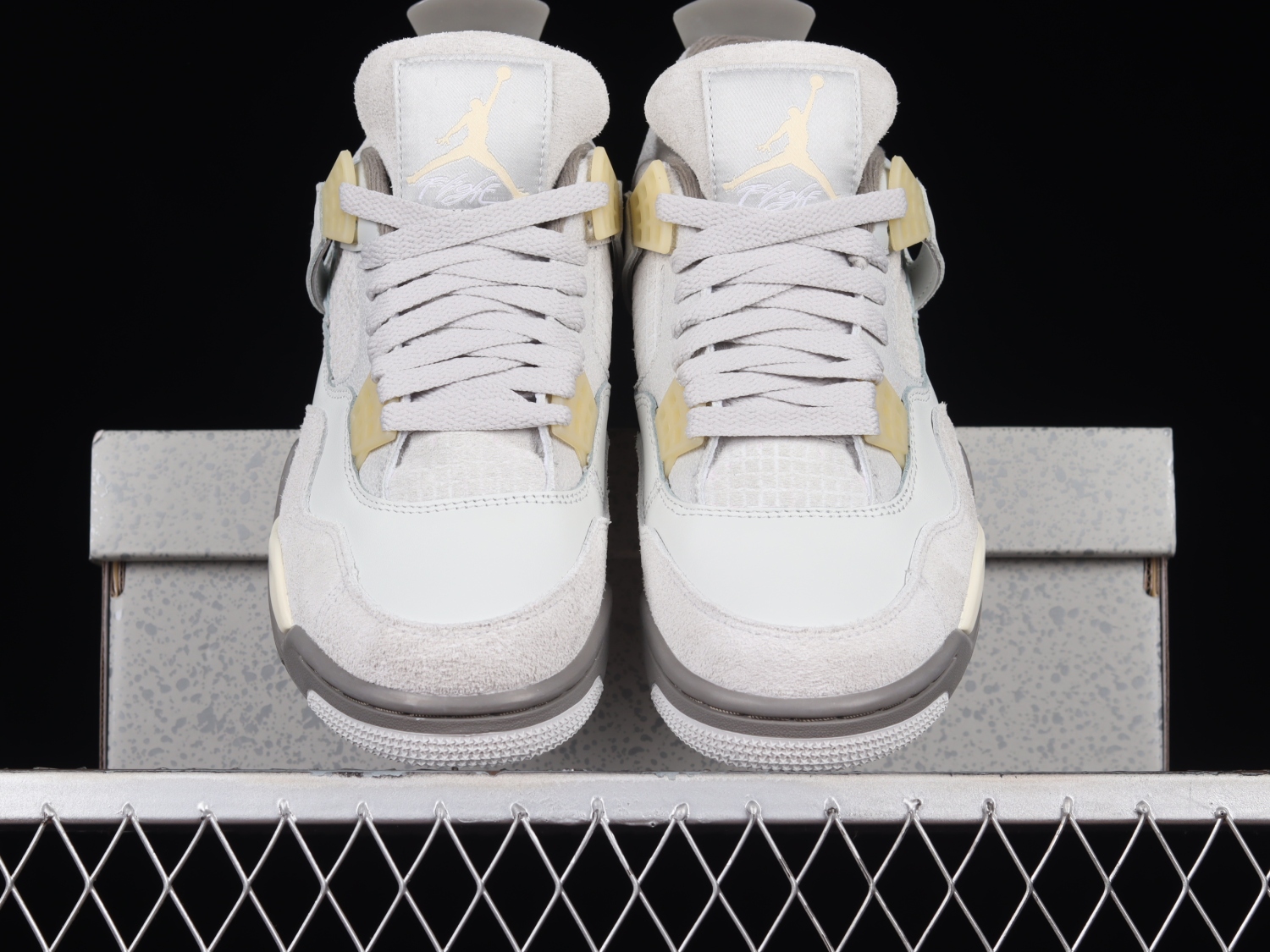 Jordan 4 Retro SE Craft Photon Dust DV3742-021