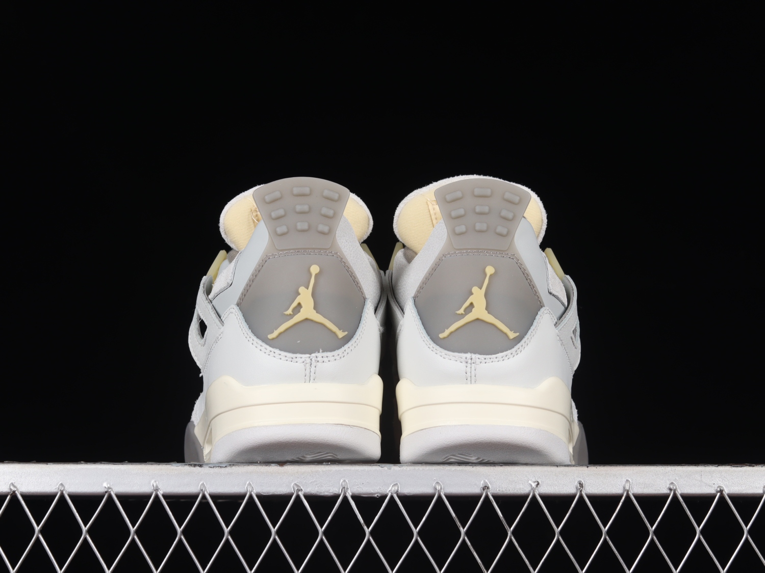 Jordan 4 Retro SE Craft Photon Dust DV3742-021