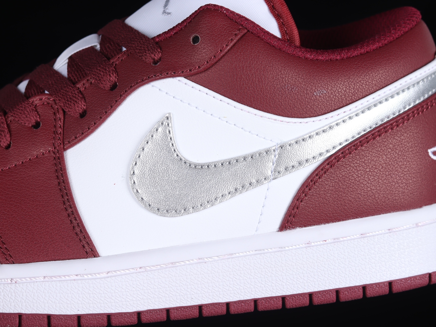 Jordan 1 Low White Bordeaux 553558-615