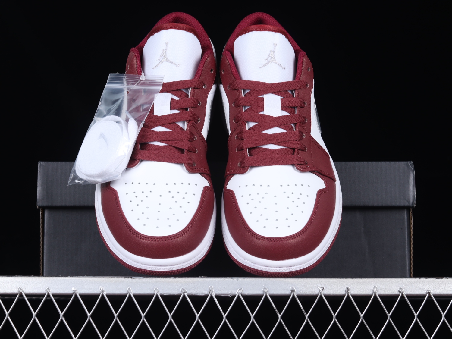 Jordan 1 Low White Bordeaux 553558-615