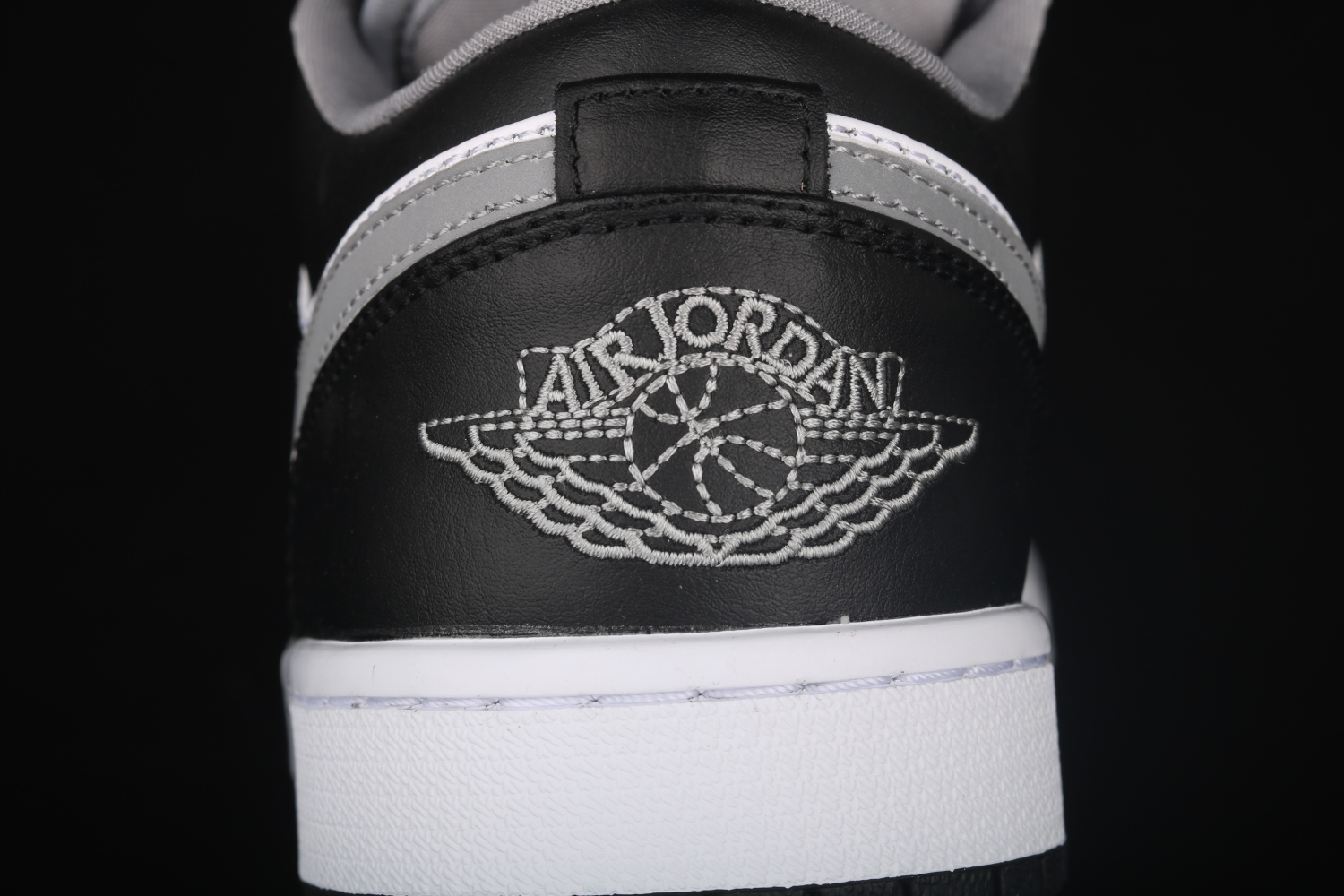 Jordan 1 Low Black White Grey 553558-040