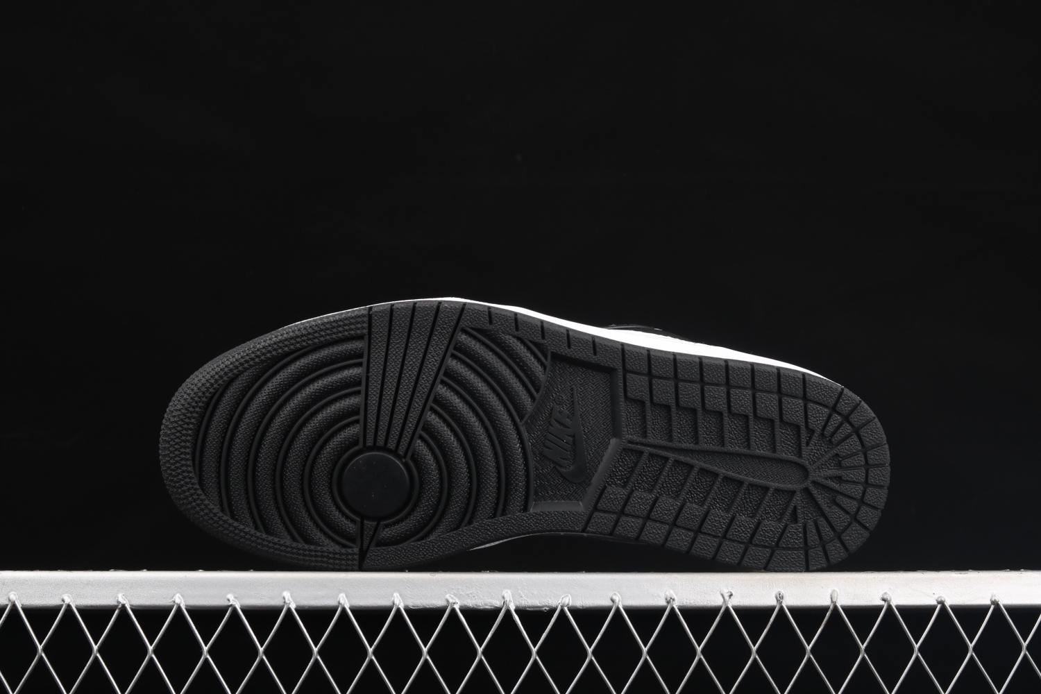 Jordan 1 Low Black White Grey 553558-040