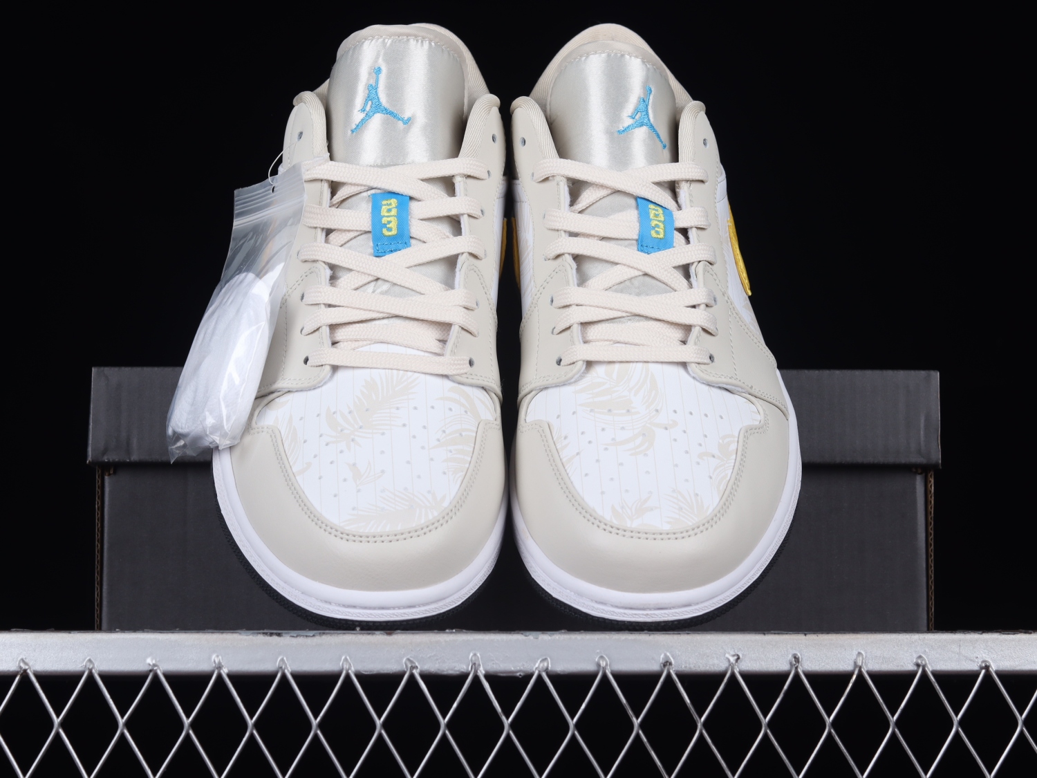 Jordan 1 Low Palm Tree CK3022-107