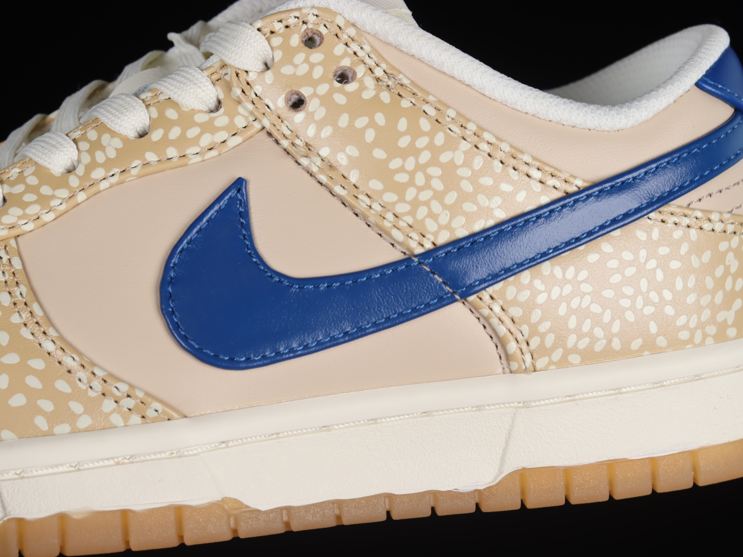 Nike Dunk Low Montreal Bagel Sesame DZ4853-200