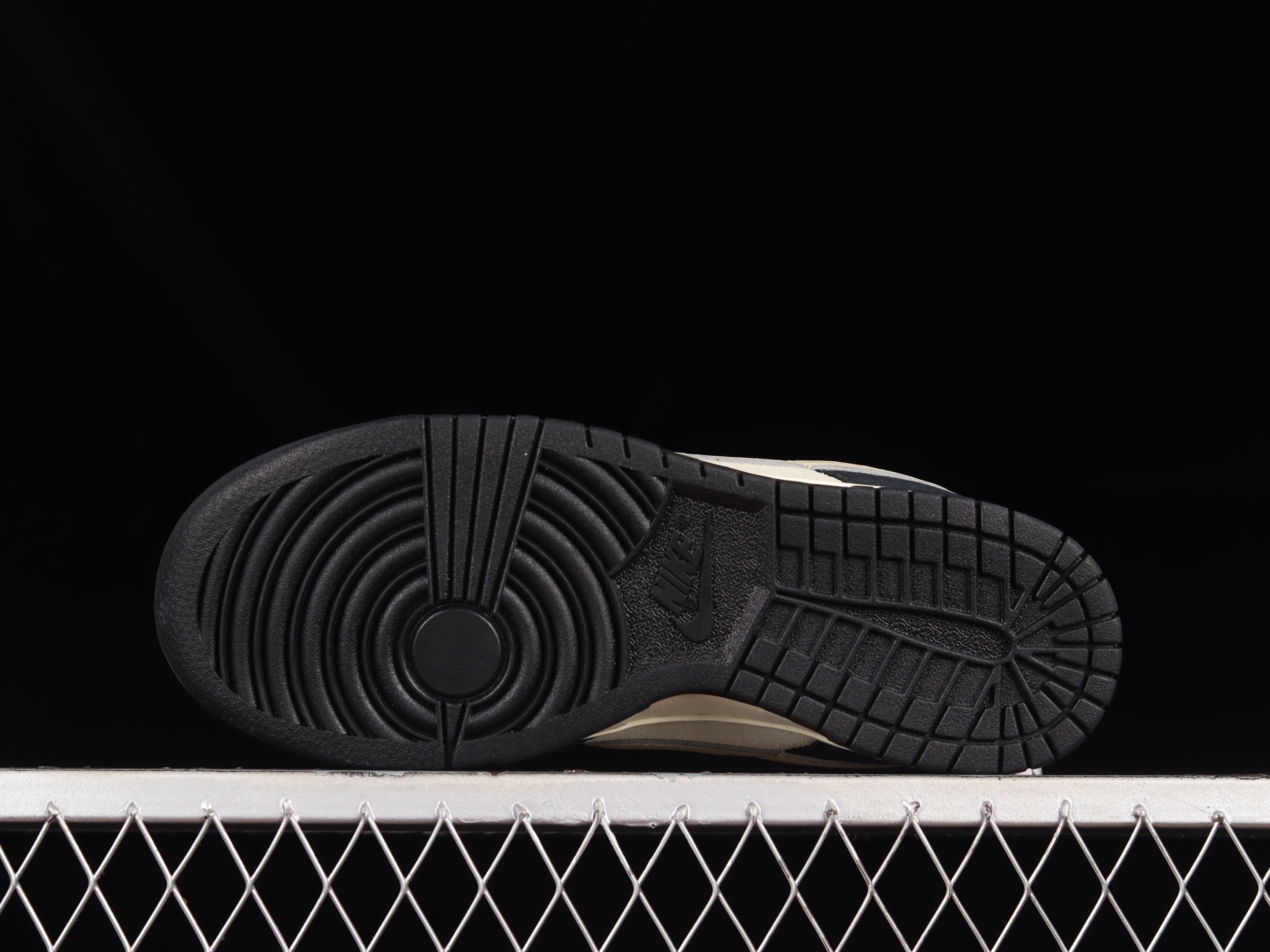 Nike Dunk Low LX Black Team Gold DV3054-001 (TS Batch)