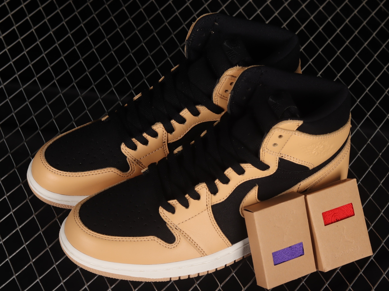Jordan 1 Retro High OG Heirloom 555088-202