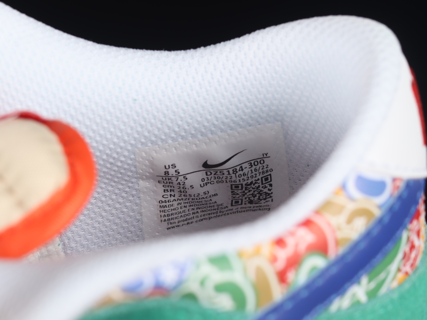 Nike Dunk Low Foam Finger DZ5184-300