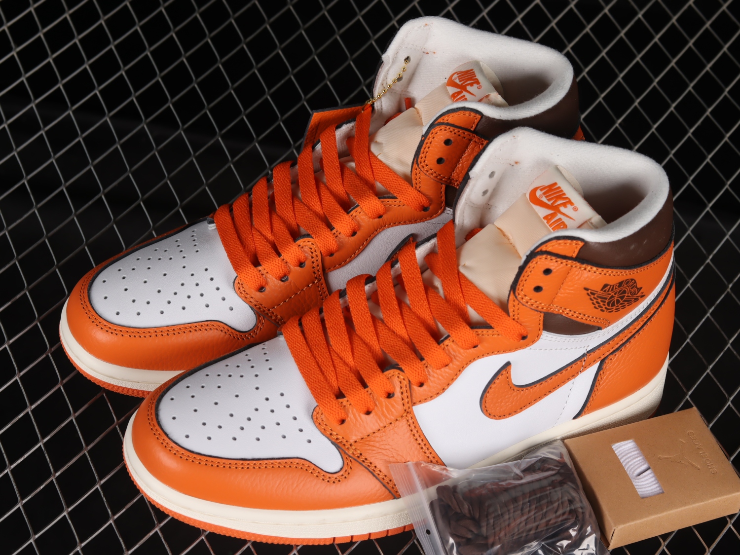 Jordan 1 Retro High OG Starfish (W) DO9369-101