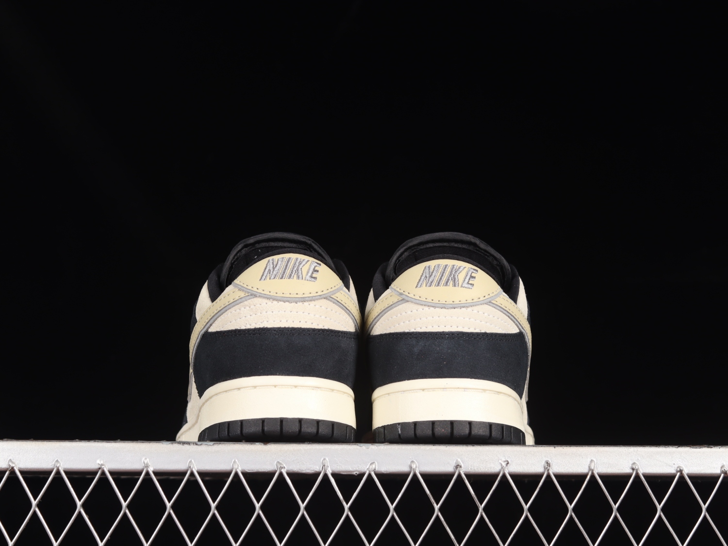 Nike Dunk Low LX Black Team Gold DV3054-001 (TS Batch)