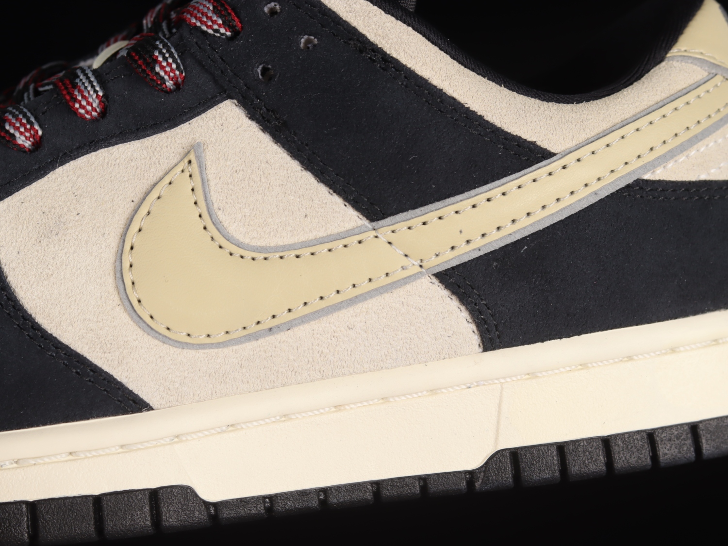 Nike Dunk Low LX Black Team Gold DV3054-001 (TS Batch)