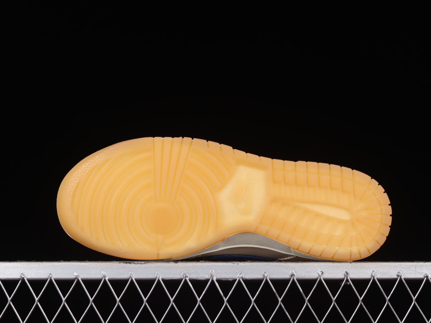 Nike Dunk Low Montreal Bagel Sesame DZ4853-200