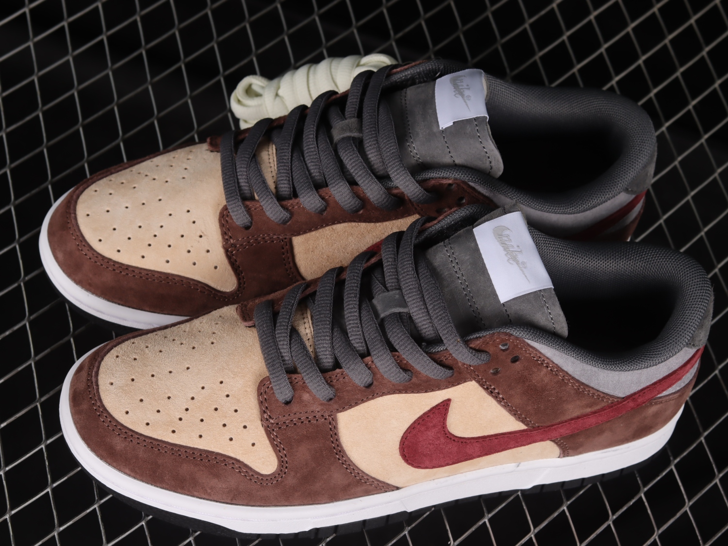 Otomo Katsuhiro x Nk SB Dunk Low  Steamboy OST  CV1026-053