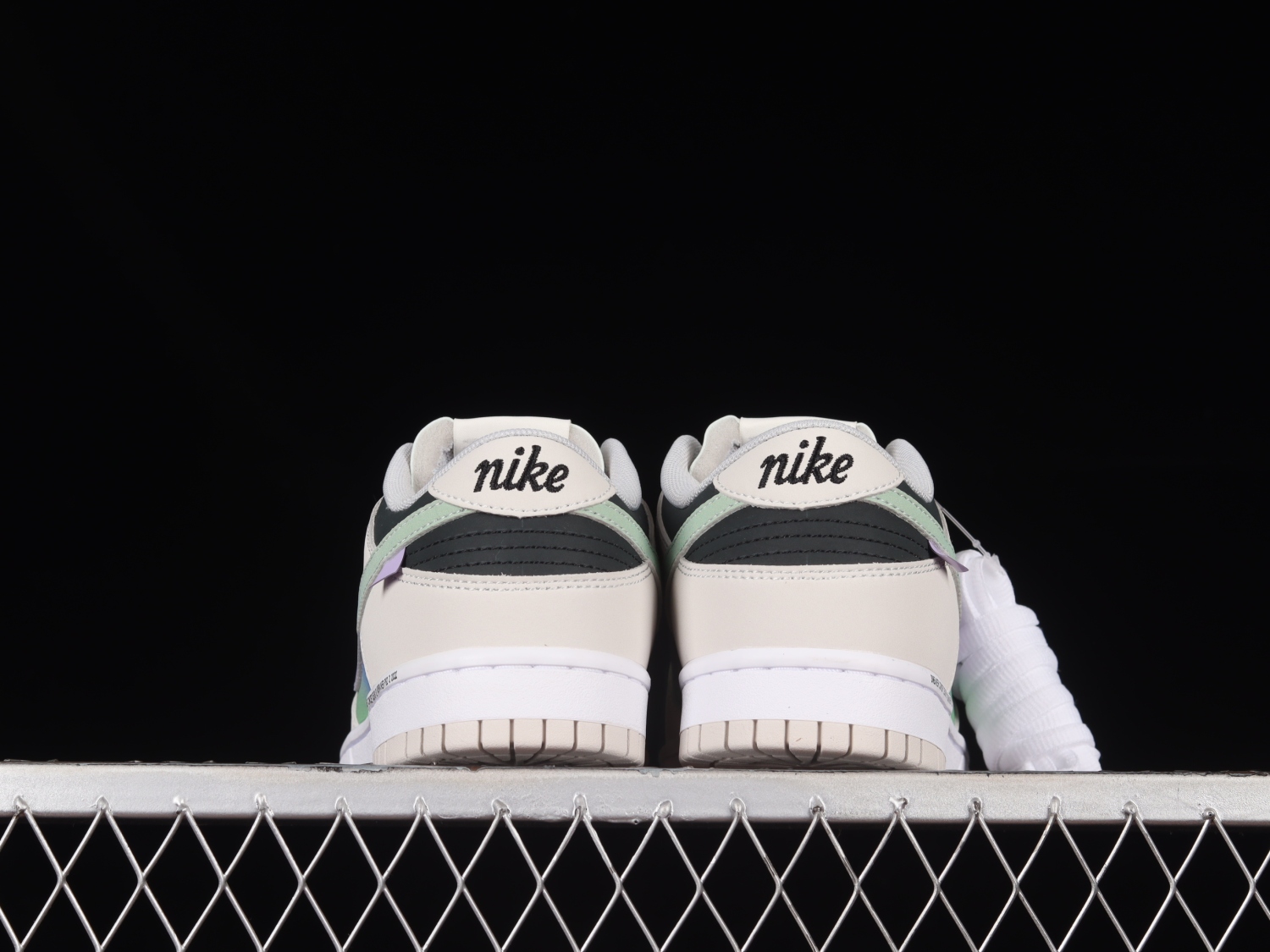 Nk SB Dunk Low RU2236-565