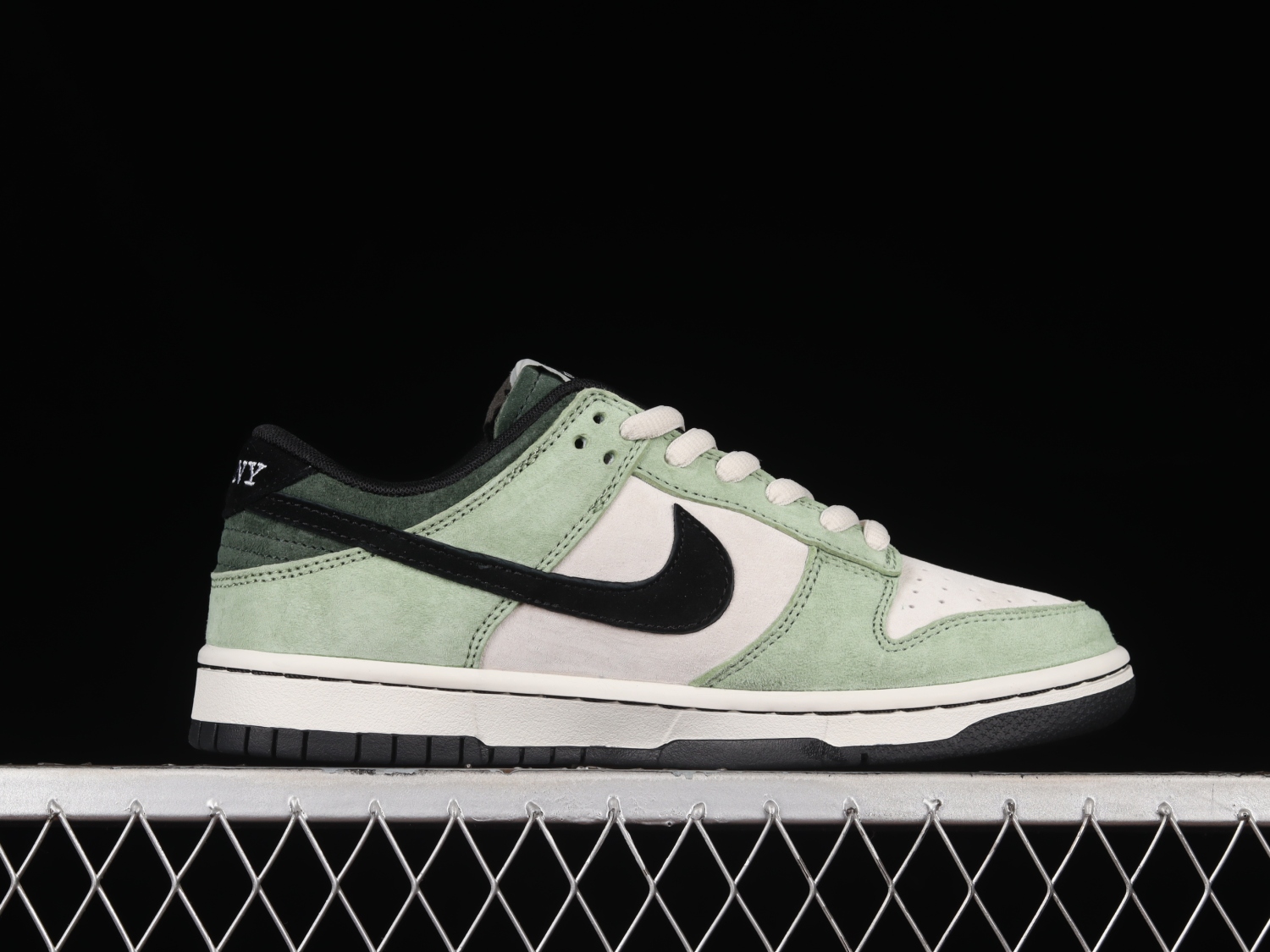 Nike SB Dunk Low Playstatlon Green White Black CU1726-777