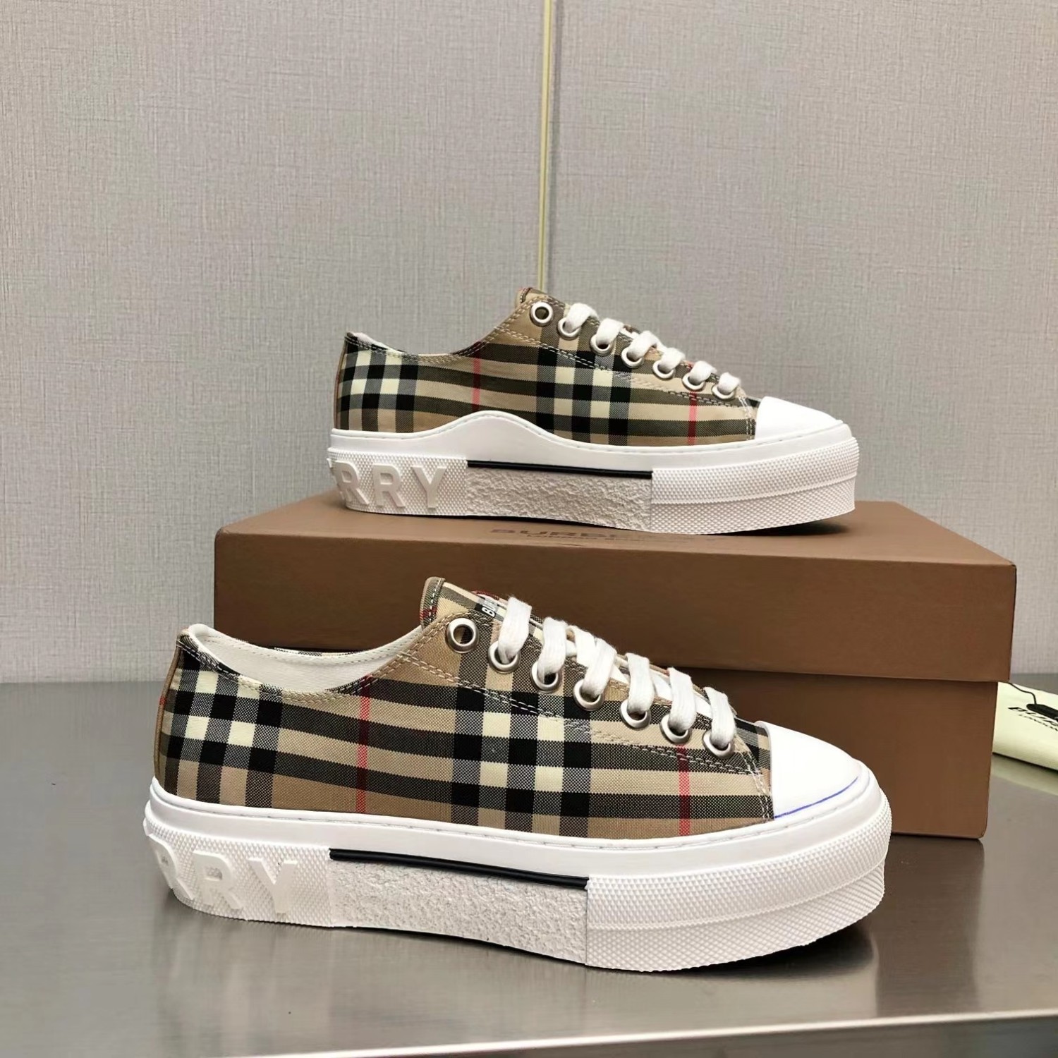 Bu*be*ry Vintage Check Cotton Sneakers Archive Beige White (W) 8050506