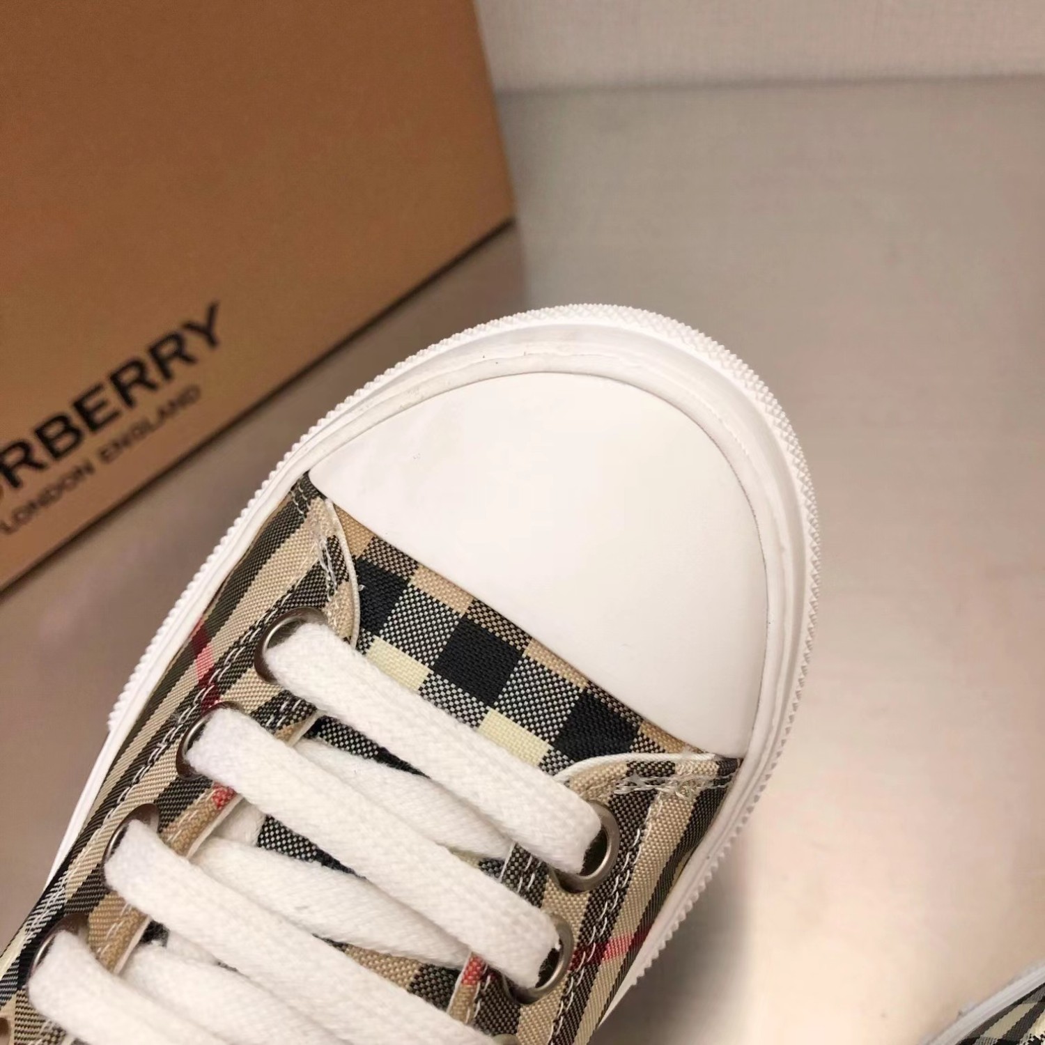 Bu*be*ry Vintage Check Cotton Sneakers Archive Beige White (W) 8050506