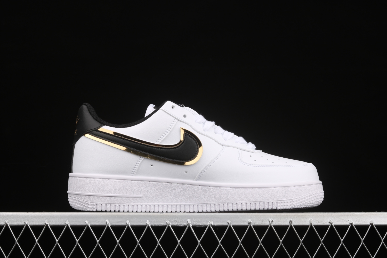 Nike Air Force 1 Low 