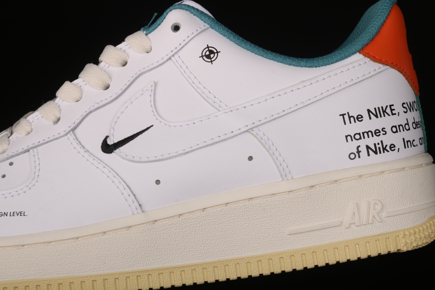 Nike Air Force 1 Low 