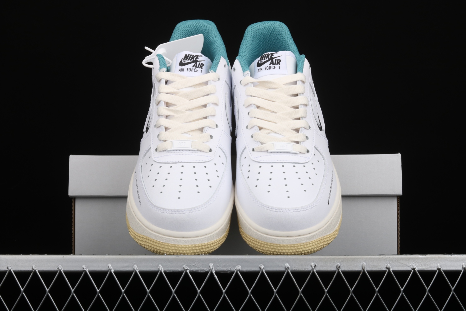 Nike Air Force 1 Low 
