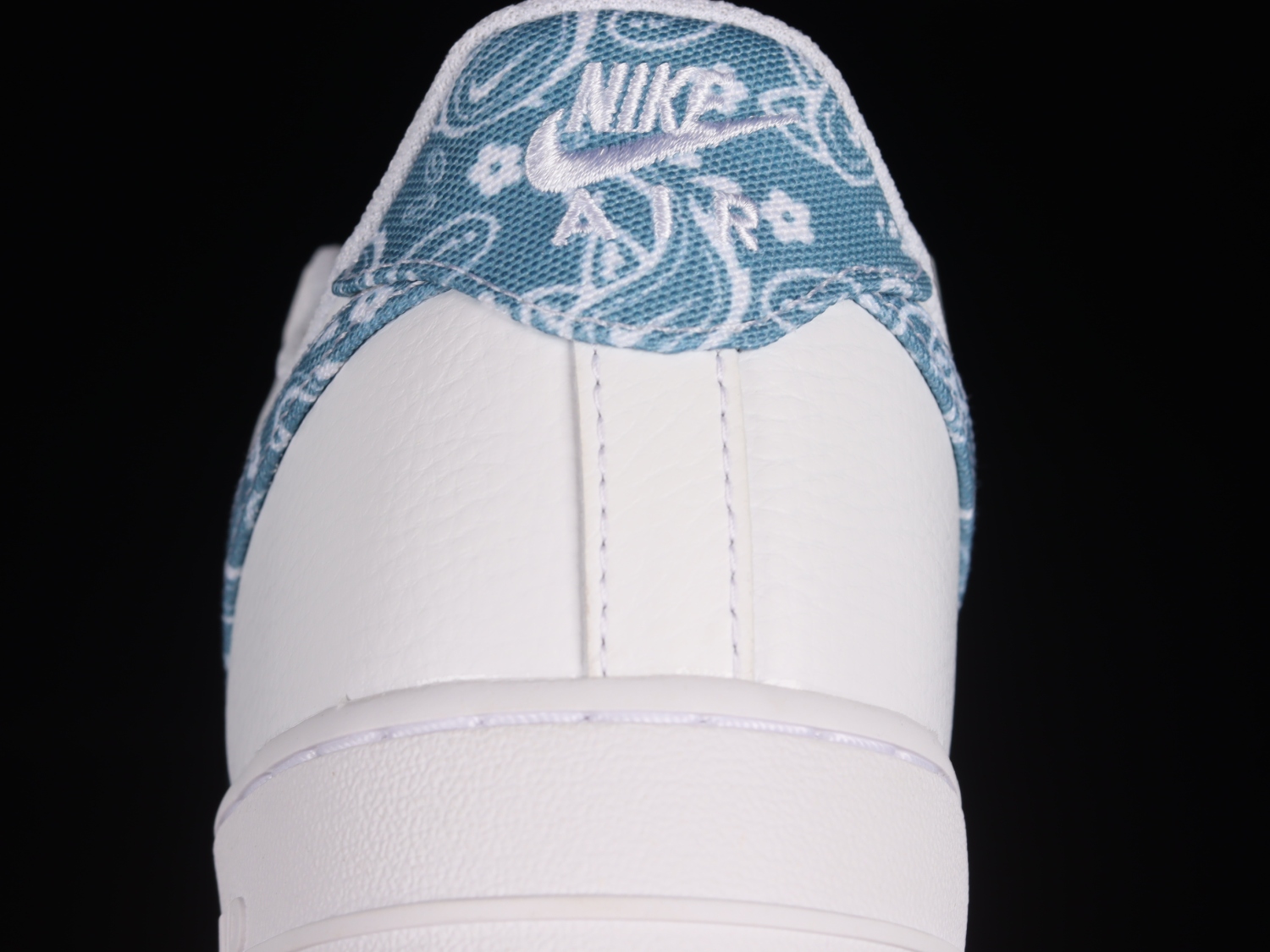 Nike Air Force 1 Low 