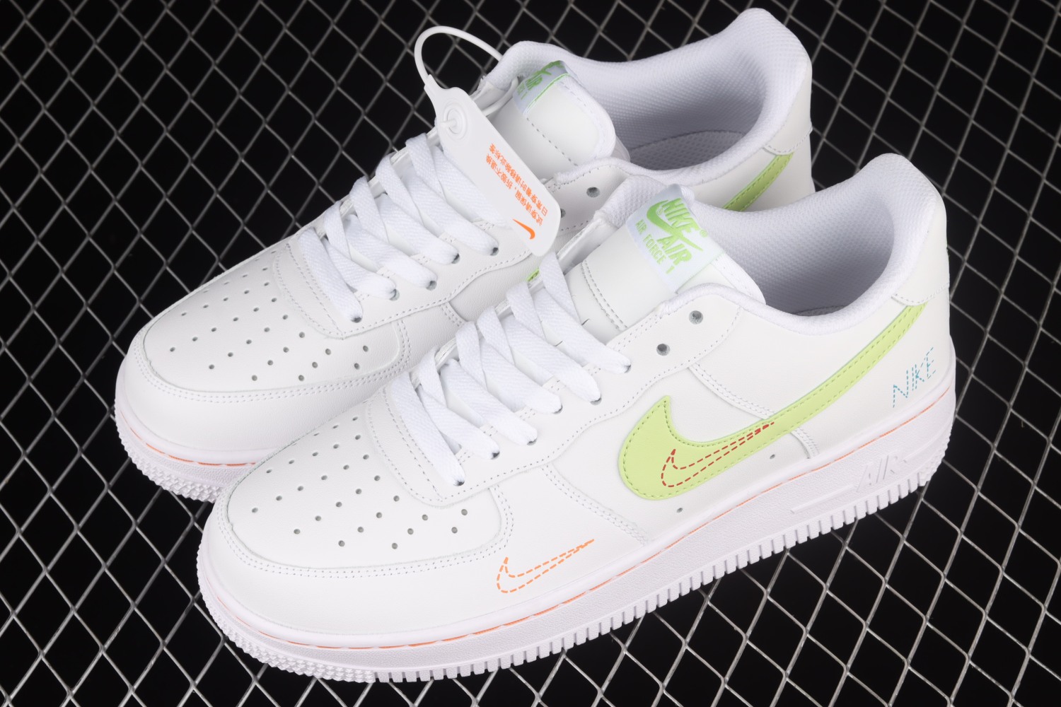Nike Air Force 1 LV8 DN8000-100