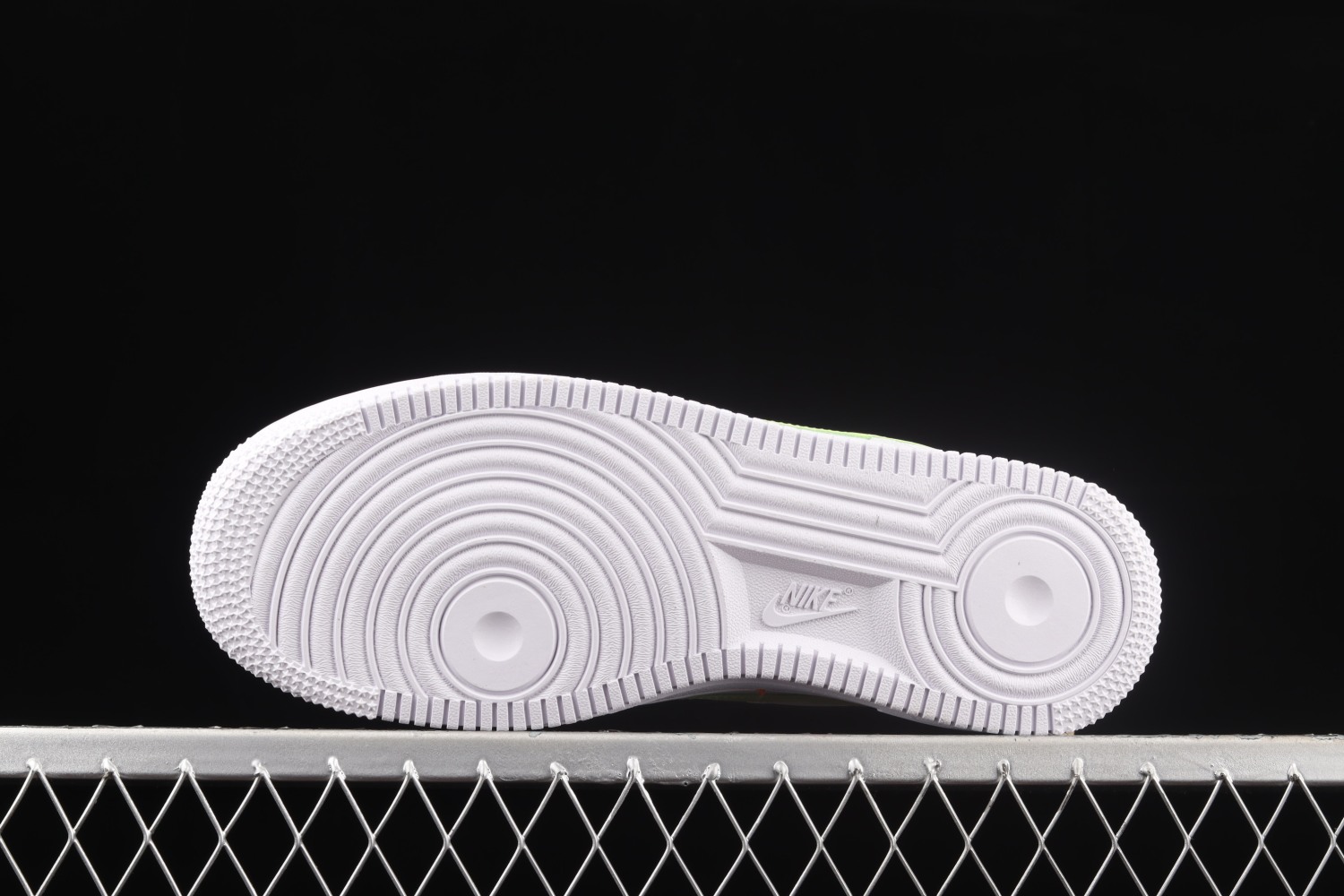 Nike Air Force 1 LV8 DN8000-100