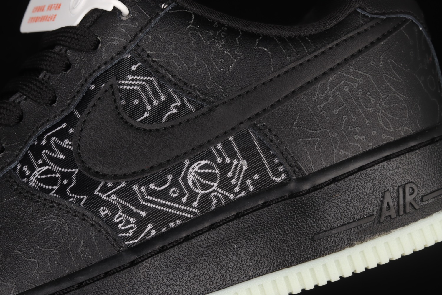 Nike Air Force 1 Low Computer Chip Space Jam DH5354-001