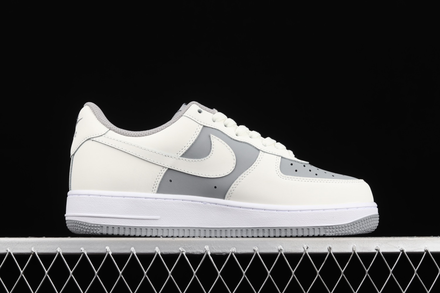 Nike Air Force 1 07 White Wolf Grey BV6088-301