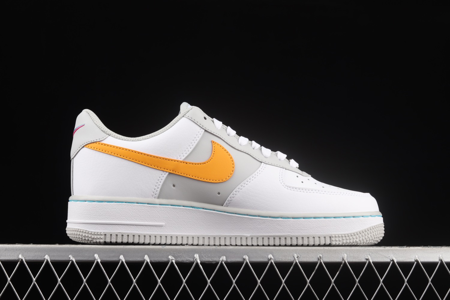 Nike Air Force 1 Low 