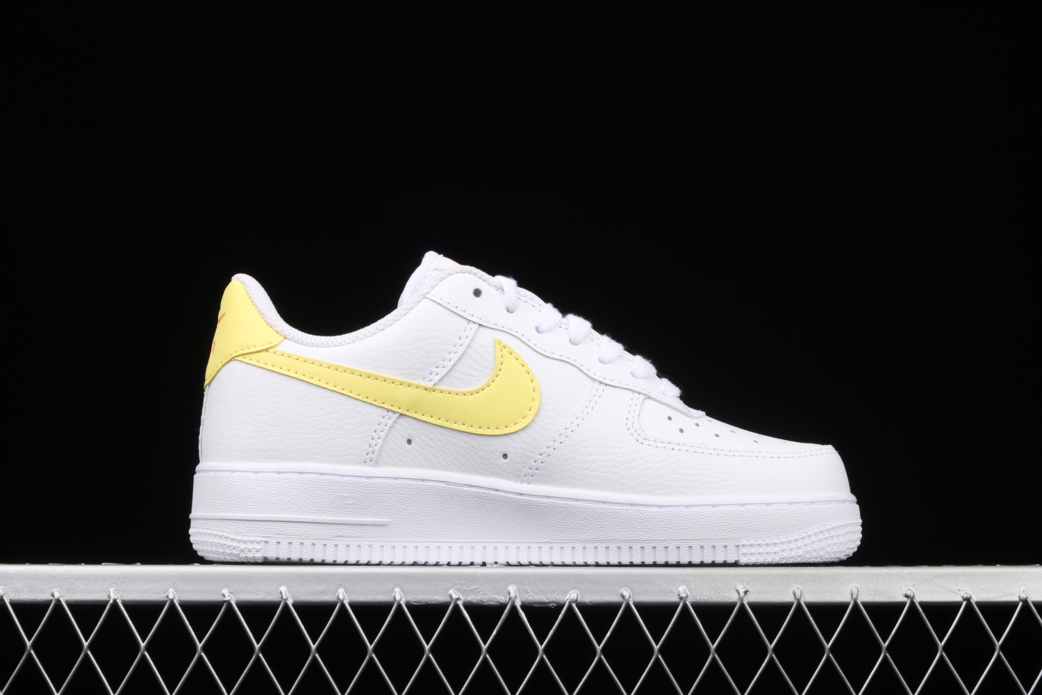 Nike Air Force 1 Low 