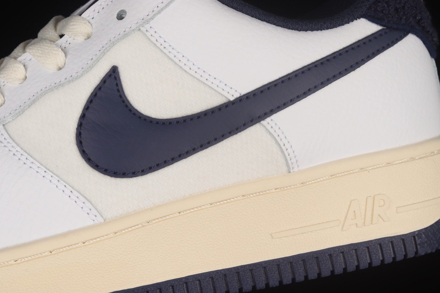 Nike Air Force 1 Low 