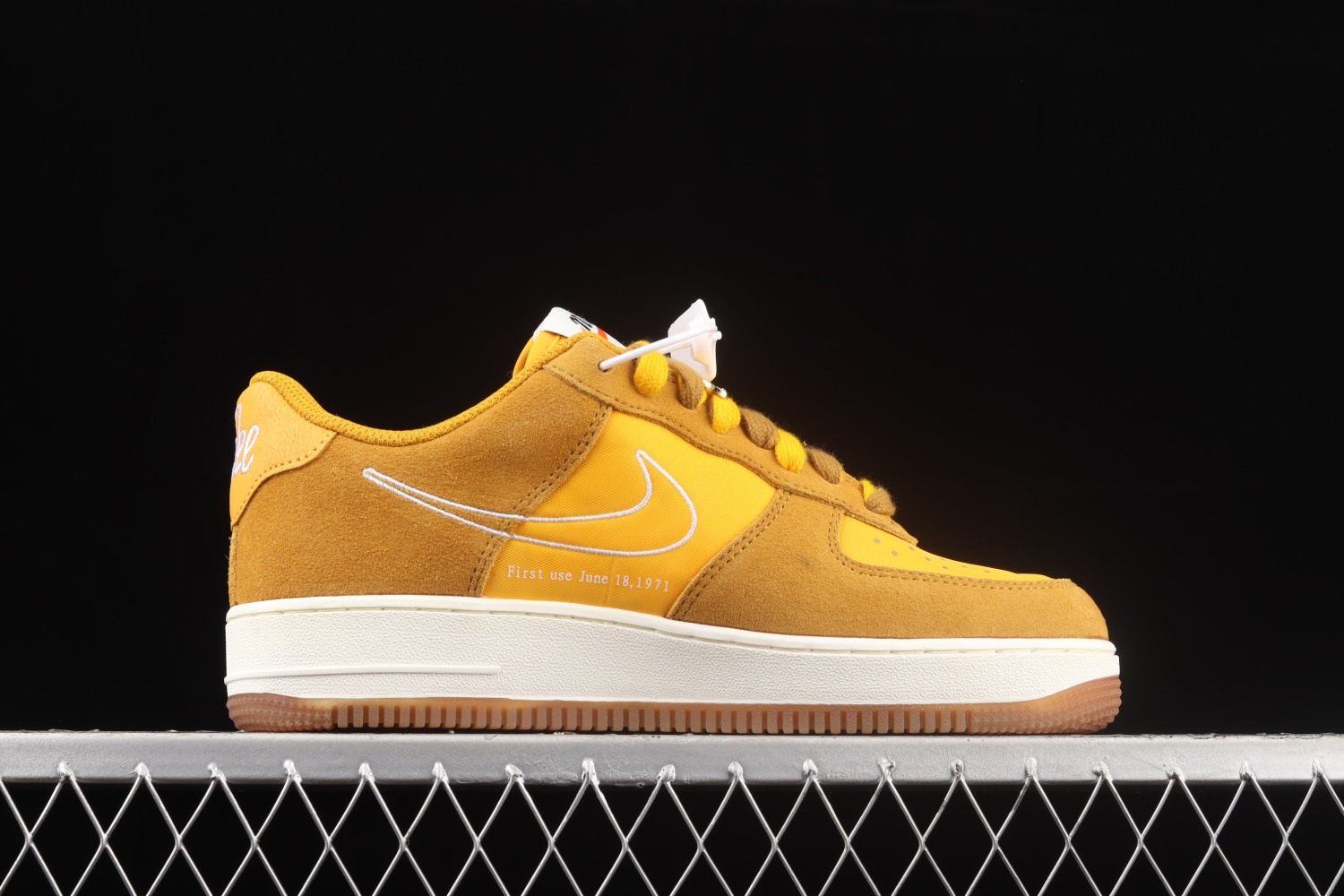 Nike Air Force 1 Low 