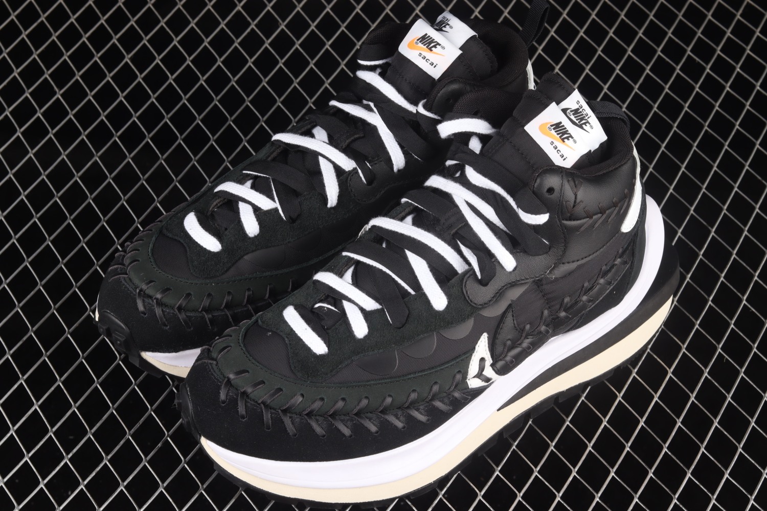 Nike Vaporwaffle sacai Jean Paul Gaultier Black White DH9186-001