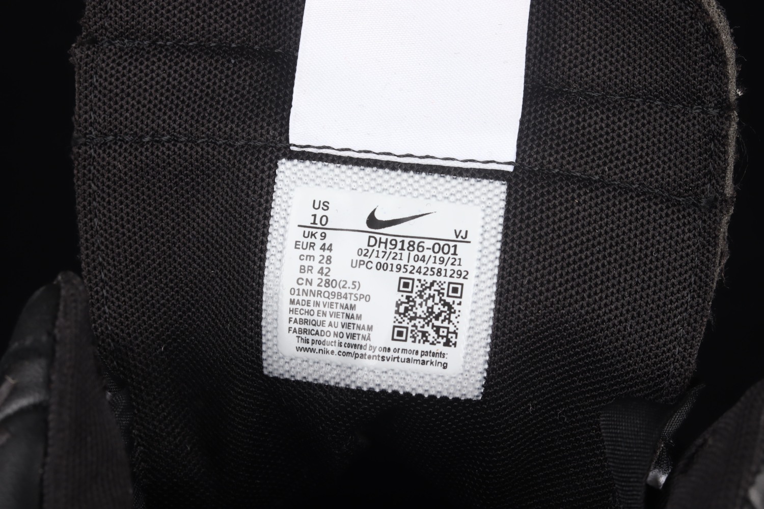 Nike Vaporwaffle sacai Jean Paul Gaultier Black White DH9186-001